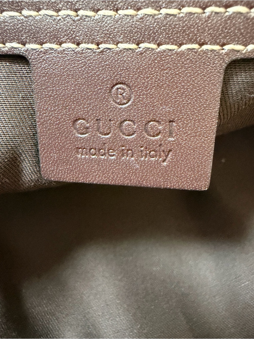 Gucci GG Supreme Messenger Bag - Picture 8 of 17
